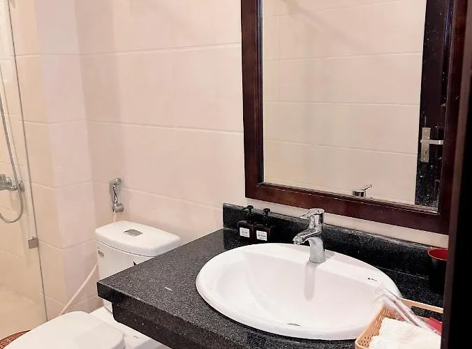 Tuan Chau - Phuong Dong Hotel Ha Long